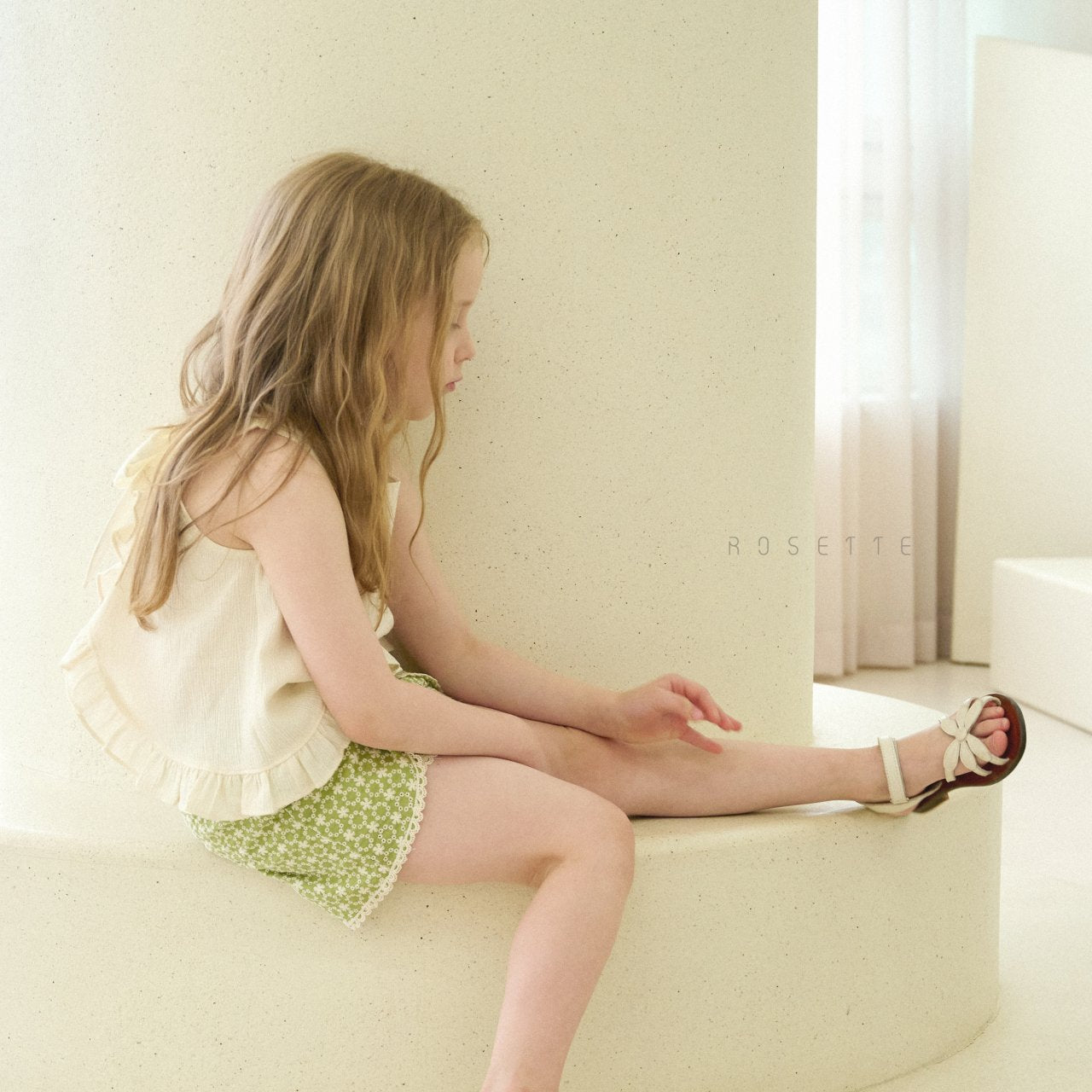 Polly Linen Sleevless Ribbon Blouse 폴리 백리본 나시탑
