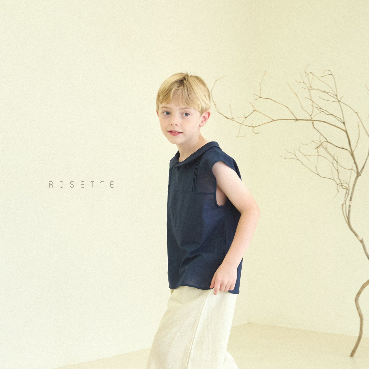 Norton Sleeveless Round Collar Top 놀튼 둥근카라 탑
