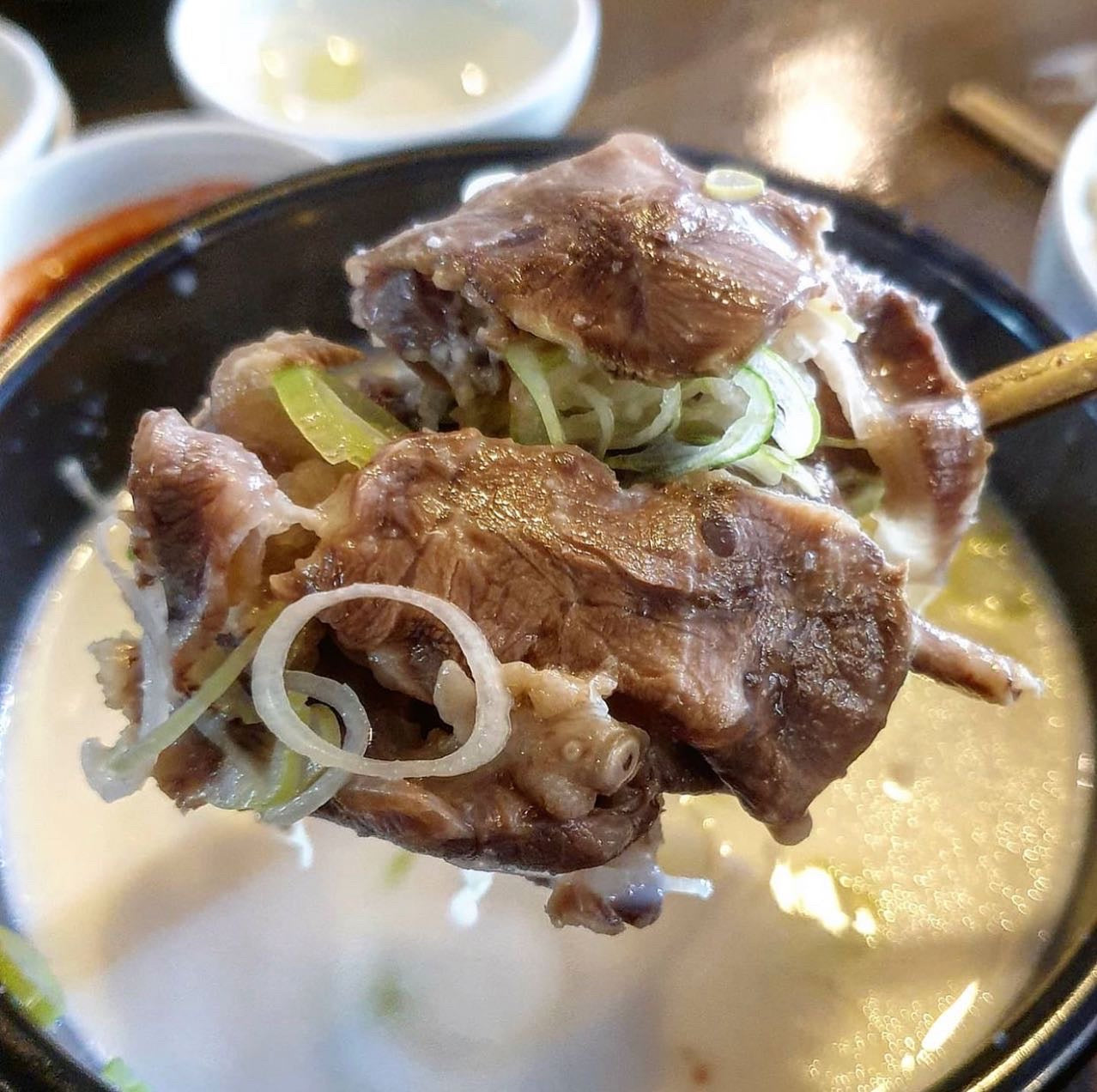 Hanwoo Gomtang 거대 한우곰탕 [500g]